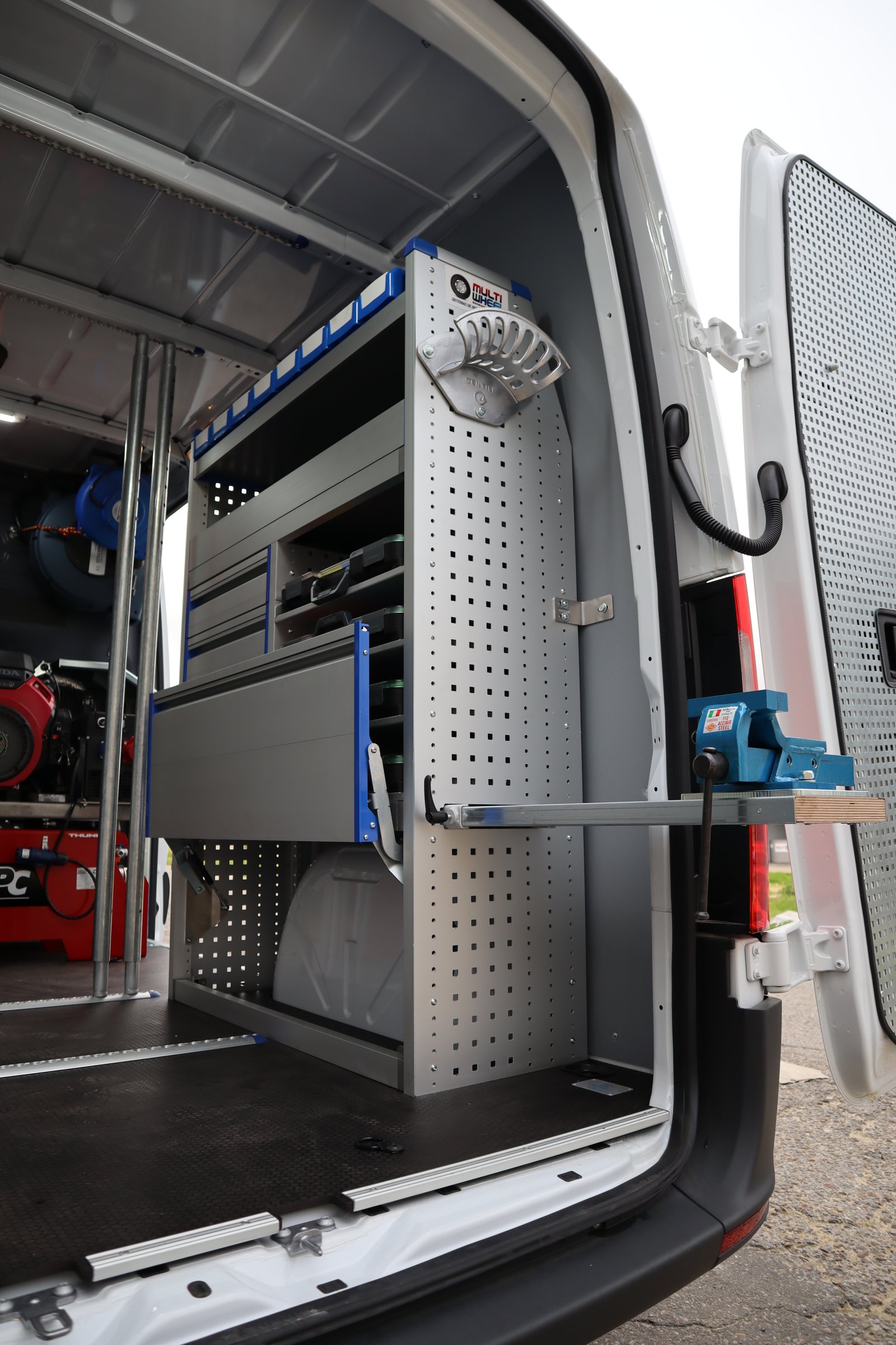 VEHICULOS TALLER EN CARRETERA