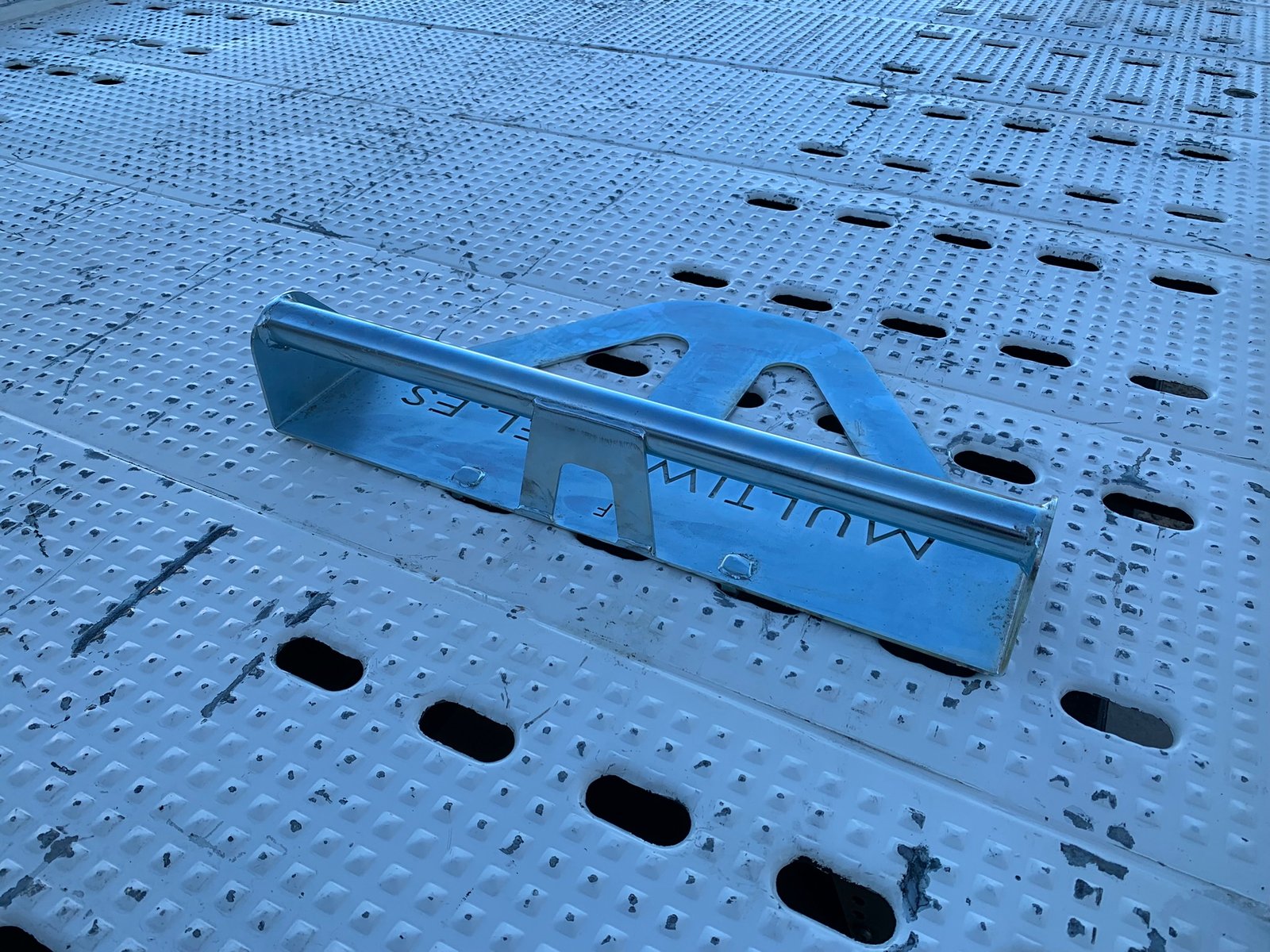 TOPE DE RUEDA PARA GRUAS